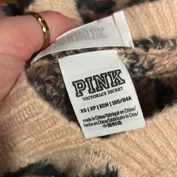 VS PINK Leopard Print Sweater- XS - Picture 2 of 2